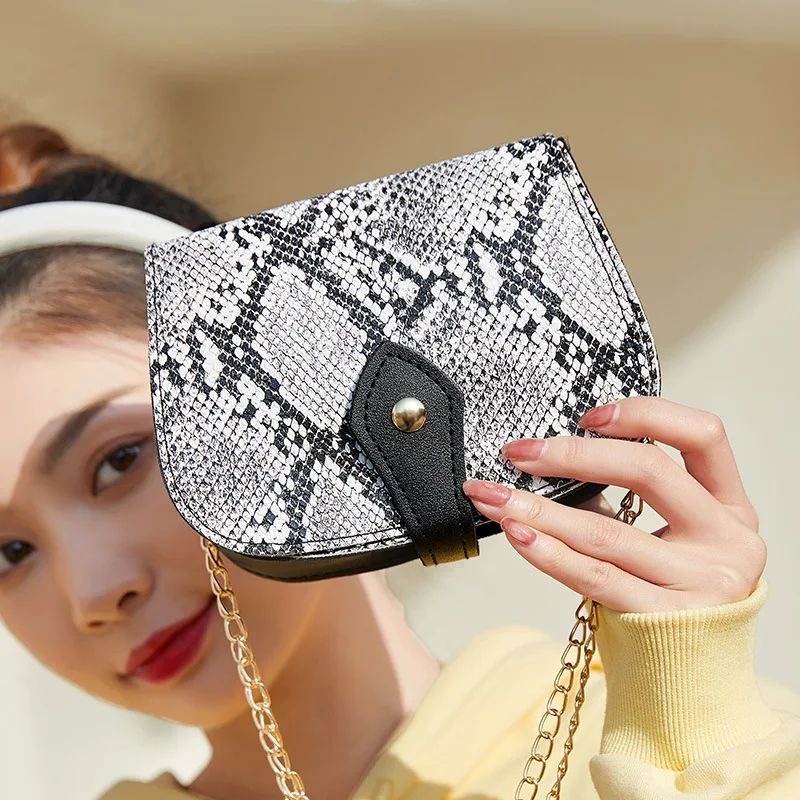 

Small Snake Print Shoulder Square Bag Messenger Handbags for Women PU Leather Flap Bag Serpentine Chain Bags Bolsas Mujer Sac