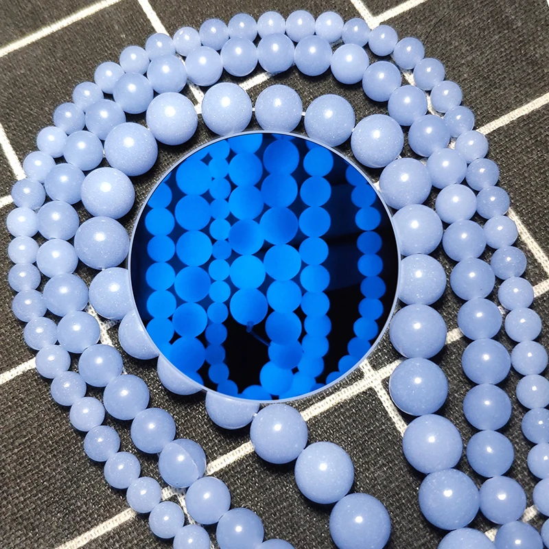 Бусины из натурального камня фиолетовые светящиеся бусины в темно синем цвете