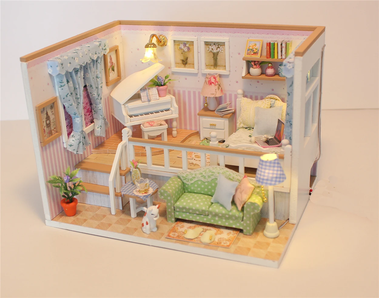 

LIANYUN DIY Dollhouse Wooden DollHouses Miniature Doll House Toys for Children Birthday Gift