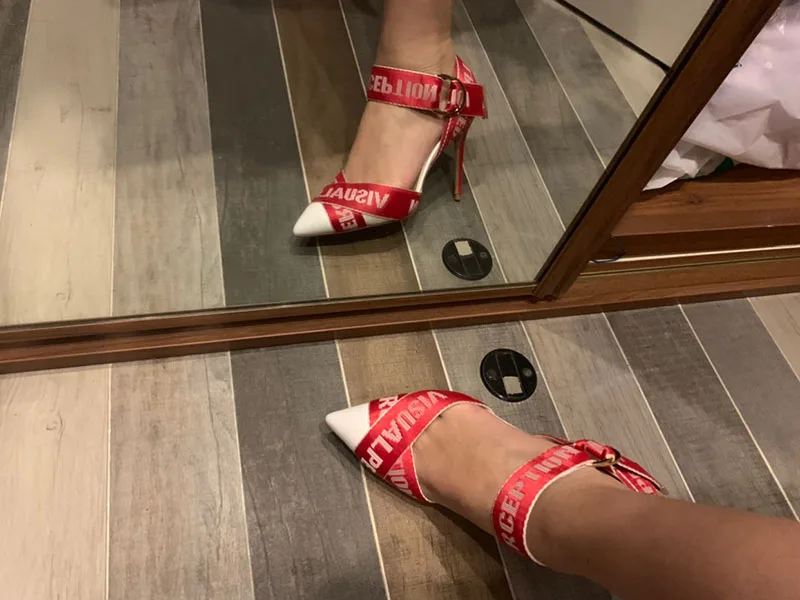 Scarpin/черные роскошные брендовые туфли на высоком каблуке; женские туфли с ремешком на щиколотке; очень знаменитость туфли с острым носком; очень большой размер 33; Новинка