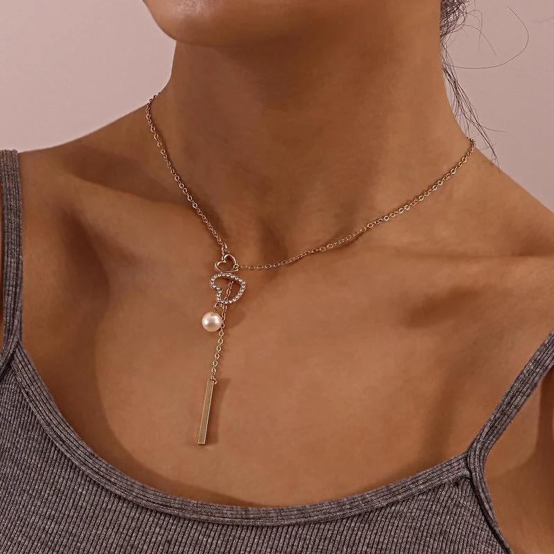 

Vintage Boho Choker Pearl Rhinestones Heart Pendant Chain Gold Color Necklace for Women Wedding Party Fashion Jewelry Gift