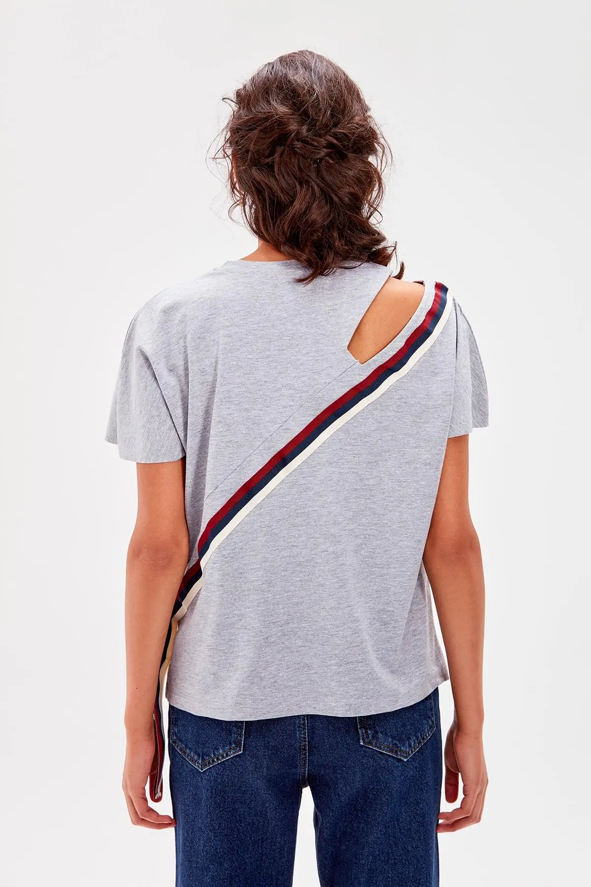 Trendyol серая полосатая трикотажная футболка TWOAW20TS0196