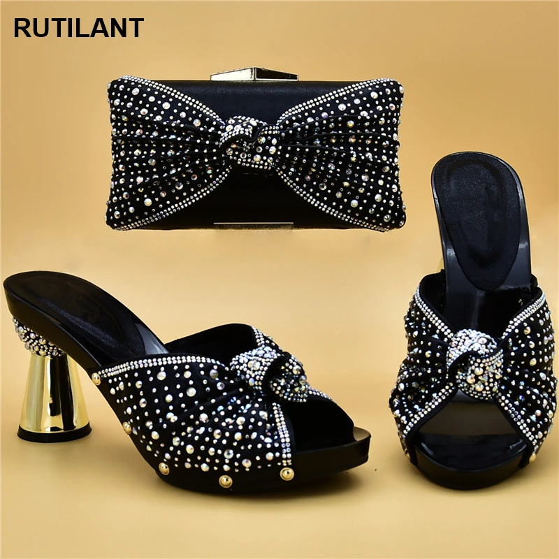 Новейшая Итальянская обувь с подходящими сумочками украшенная Африканской