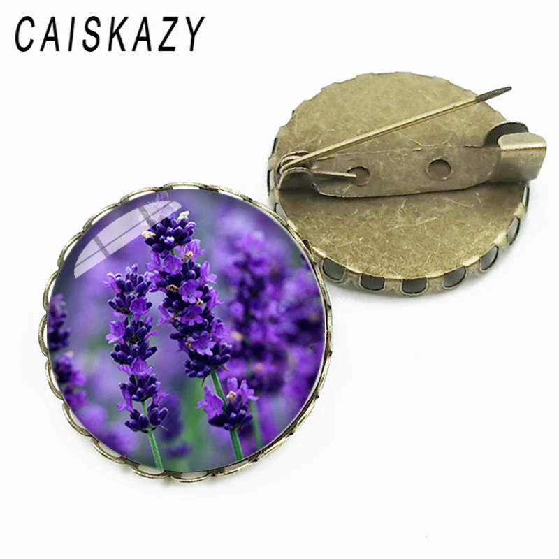 Красивая брошь в виде фиолетового цветка лаванды кабошона джинсового топа