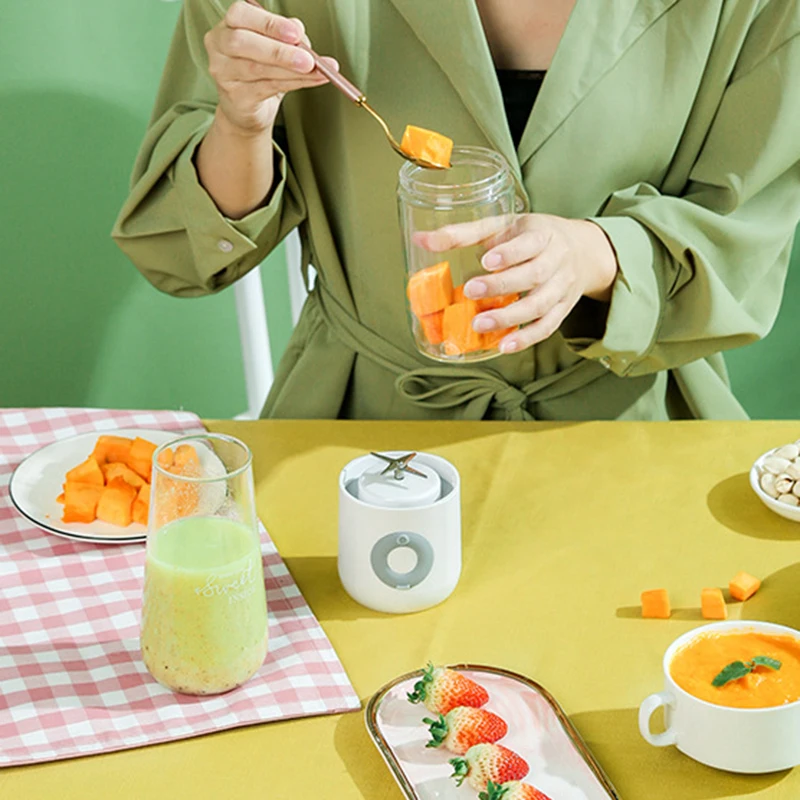 

Portable Juicer Cup Personal Size Electric Fruit Mixer USB Rechargable Handheld Juice Machine 4 Blades Powerful Enough DNJ998
