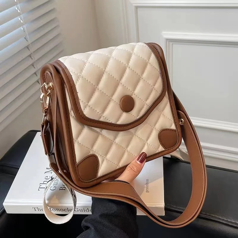 

Маленькая дизайнерская женская сумка через плечо из искусственной кожи с откидной крышкой и контрастной расцветкой, зима 2021