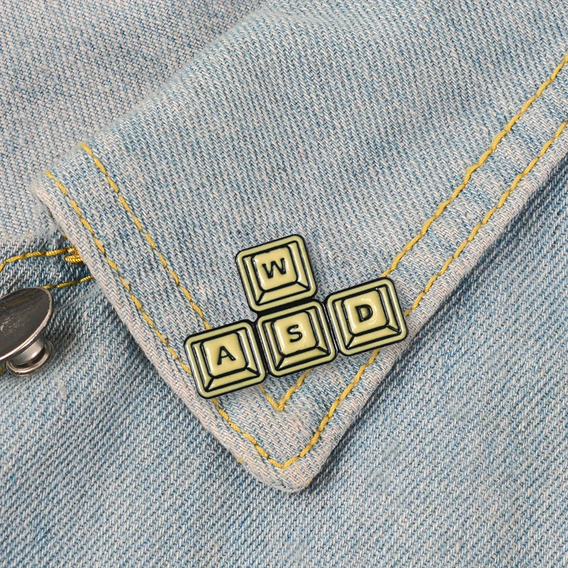 Металлическая эмалированная брошь WASD для компьютерной клавиатуры модный значок