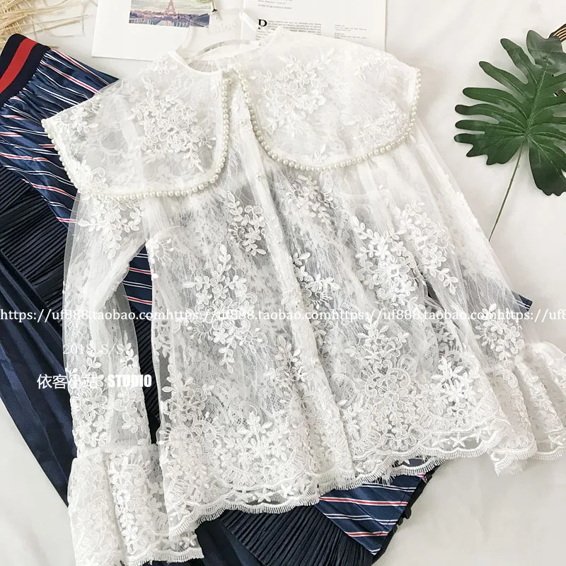 

Winter jacket flared sleeves temperament pearl lace side long-sleeved shirt women Court princess lace top shirt Fresh sweet loli