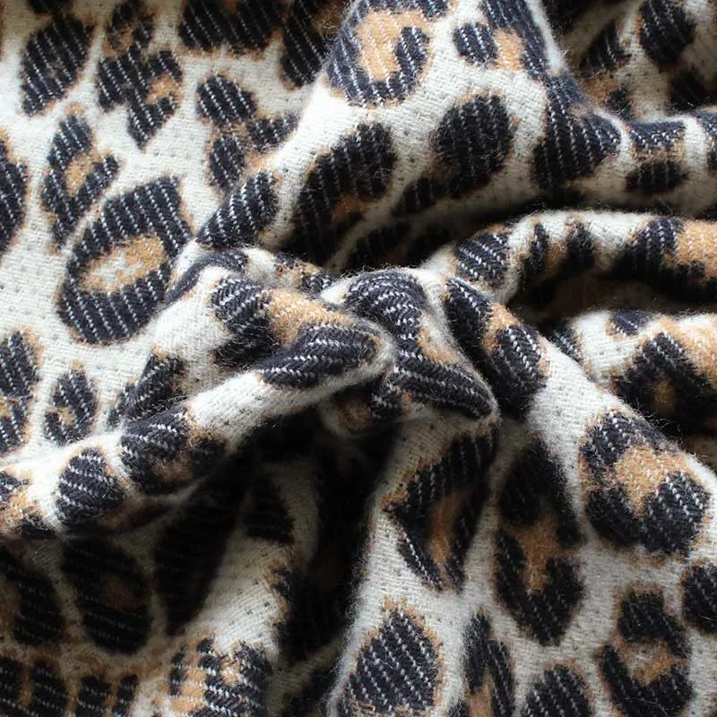 

Brown Leopard Poncho Feminino Women Winter Blanket Scarf Warm Large Size Soft Thicken Long Ladies Tassel Scarves Poncho Foulard