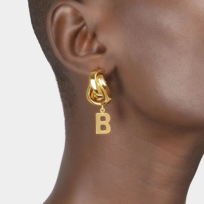 

Простые латунные геометрические серьги в стиле Instagram нормкор европейские и американские крутые круглые серьги с буквами BB креативные женск...