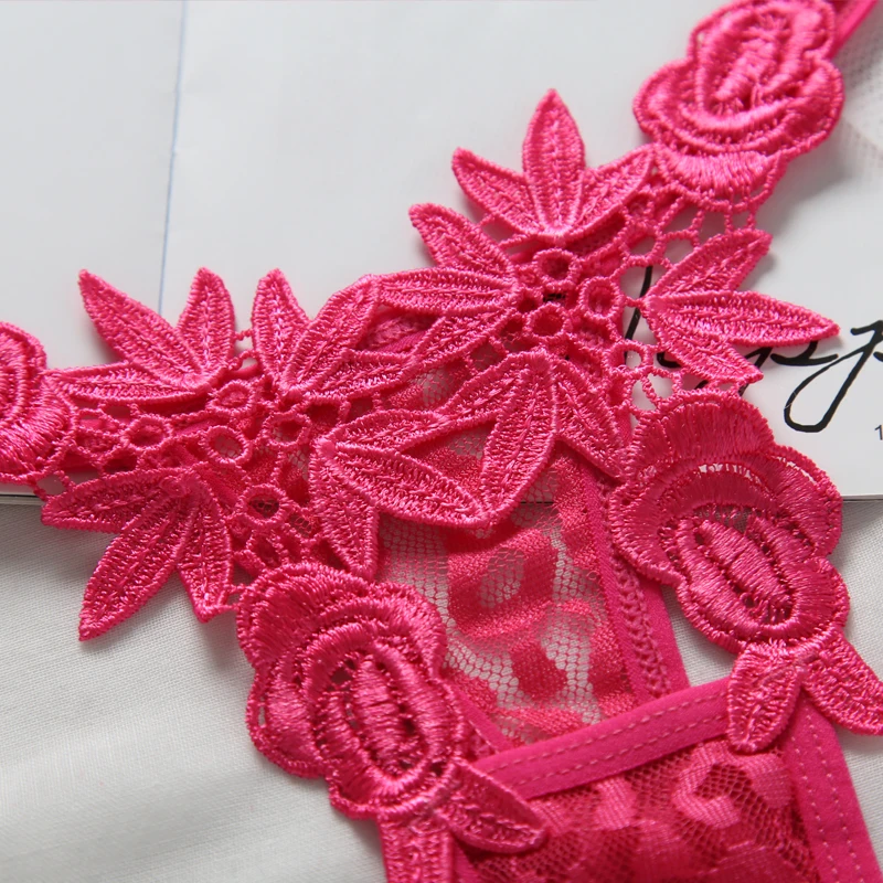 Женские трусики с заниженной талией кружевные открытой промежностью