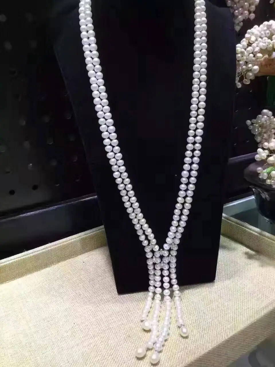 

2017 new design freshwater round white pearl necklace