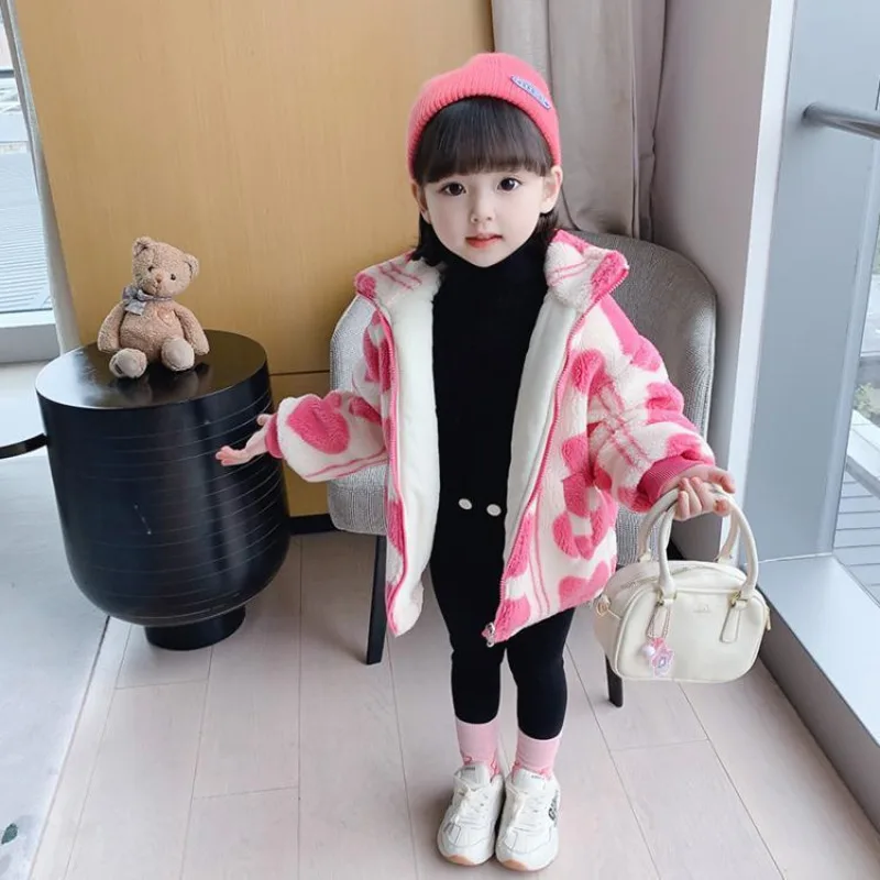 

Girls' Coat Autumn And Winter Thickened Fashionable Imitation Lamb Wool Jacket Plush Love Print Sweet Baby Coat 3-10 Years Kids