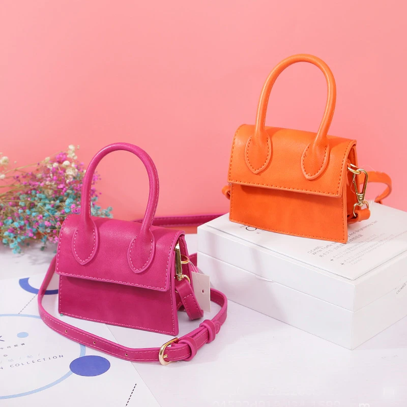 

Летняя новая женская сумка, модная маленькая квадратная сумка с пряжкой, Повседневная Портативная сумка-мессенджер