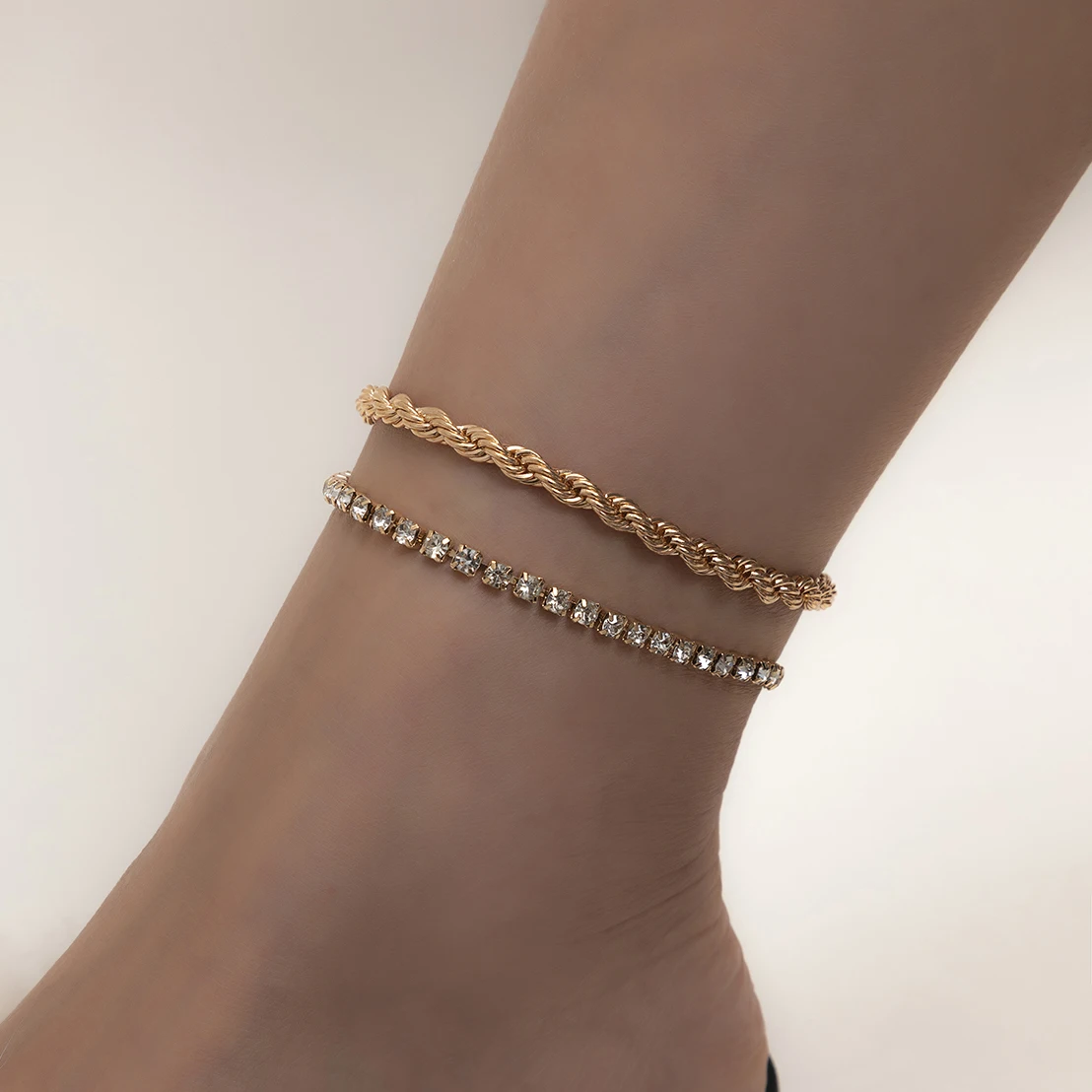

Ingemark Punk Shiny Rhinestone Twisted Tennis Chain Leg Bracelets Goth Crystal Ankle Bracelet Jewelry for Women 2021 Summer Gift