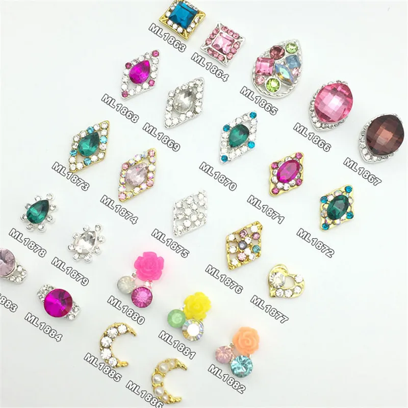 

10Pcs Nail Jewelry 3D Alloy Nail Charm Metal Rhinestone Nail Art Decoration Inlaid super-shiny diamond paste drill Moon shape