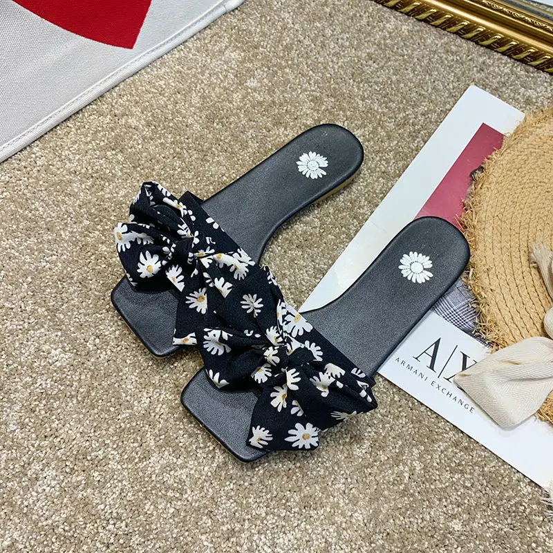 

Small Chrysanthemum Slippers Women's Online Celebrity Outdoor Wear 2021 Summer New Bow Flat Non-Slip Fashion Hundred Slippers