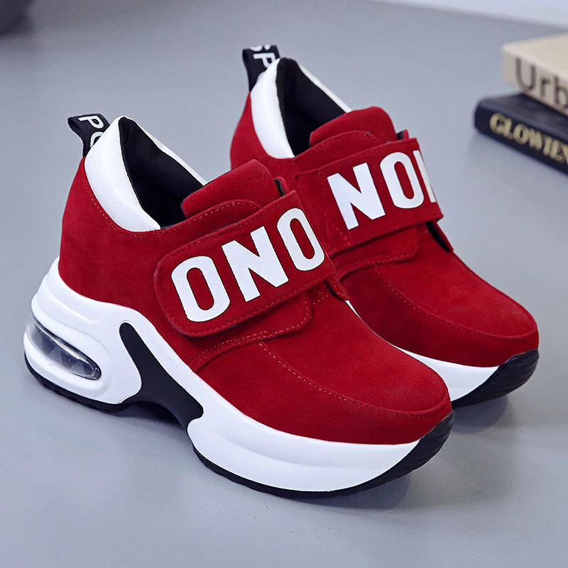 Женские кроссовки на массивной подошве танкетке с толстой подошвой липучке