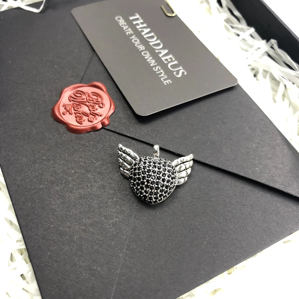 Женский винтажный кулон в виде крыльев и сердца черное ювелирное изделие из