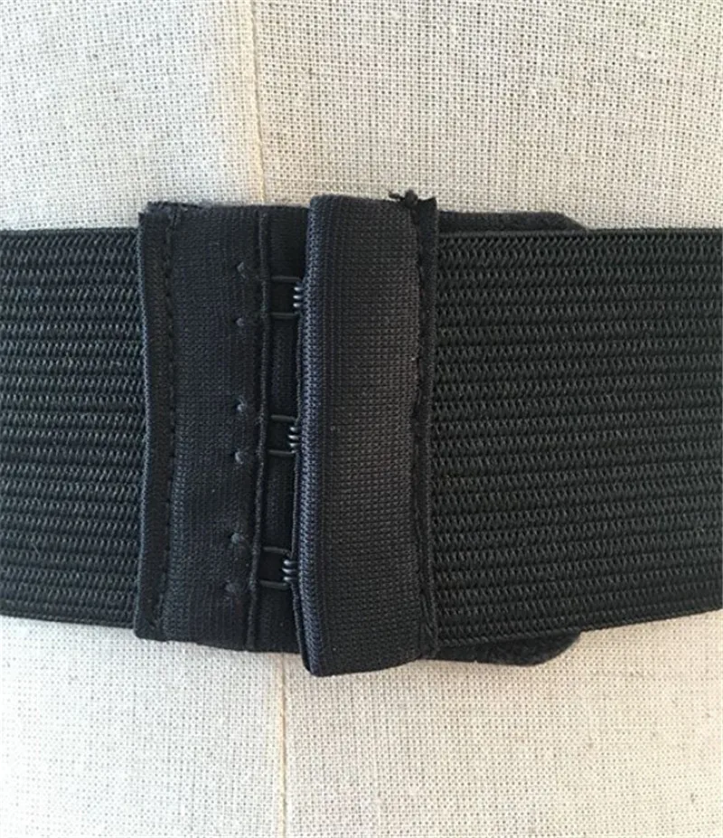 

Women Lace Deep V-neck Bras Floral Sheer Lace Crop Top Triangle Bralette Unpadded Push Up Bra Halter Lingerie Halter Underwear