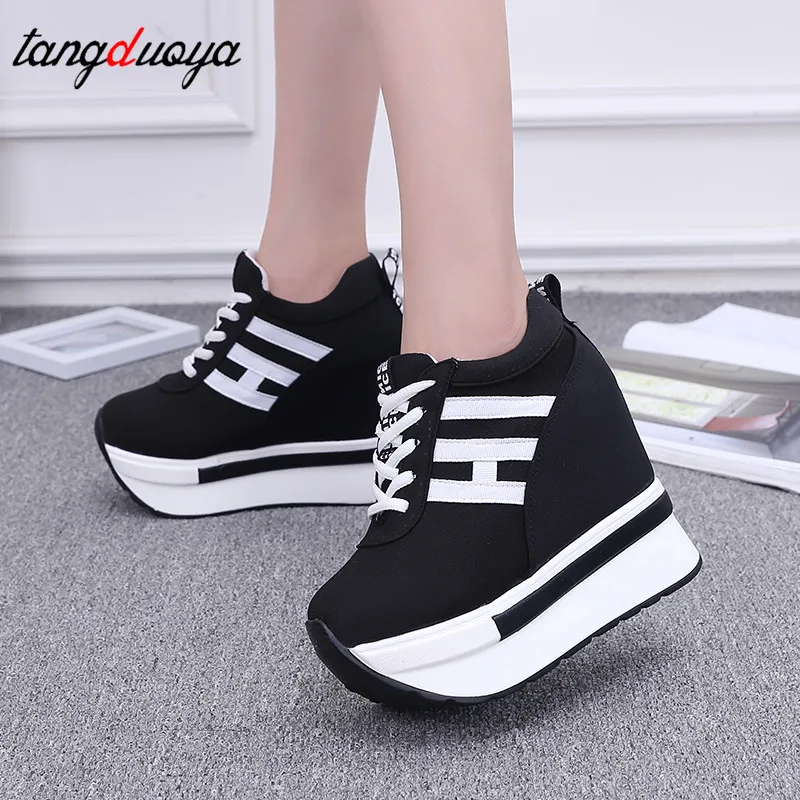 Туфли женские на платформе и высоком каблуке кроссовки с цветочным принтом