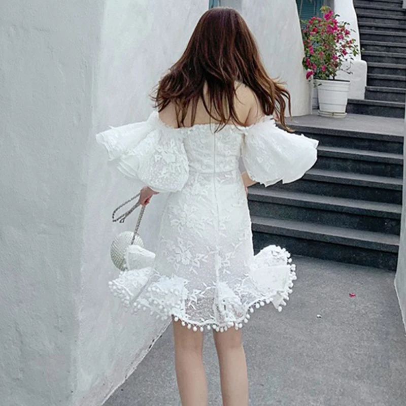 Летние 2019 белого цвета платье с вышивкой принтом в виде бабочки рукав фонарик