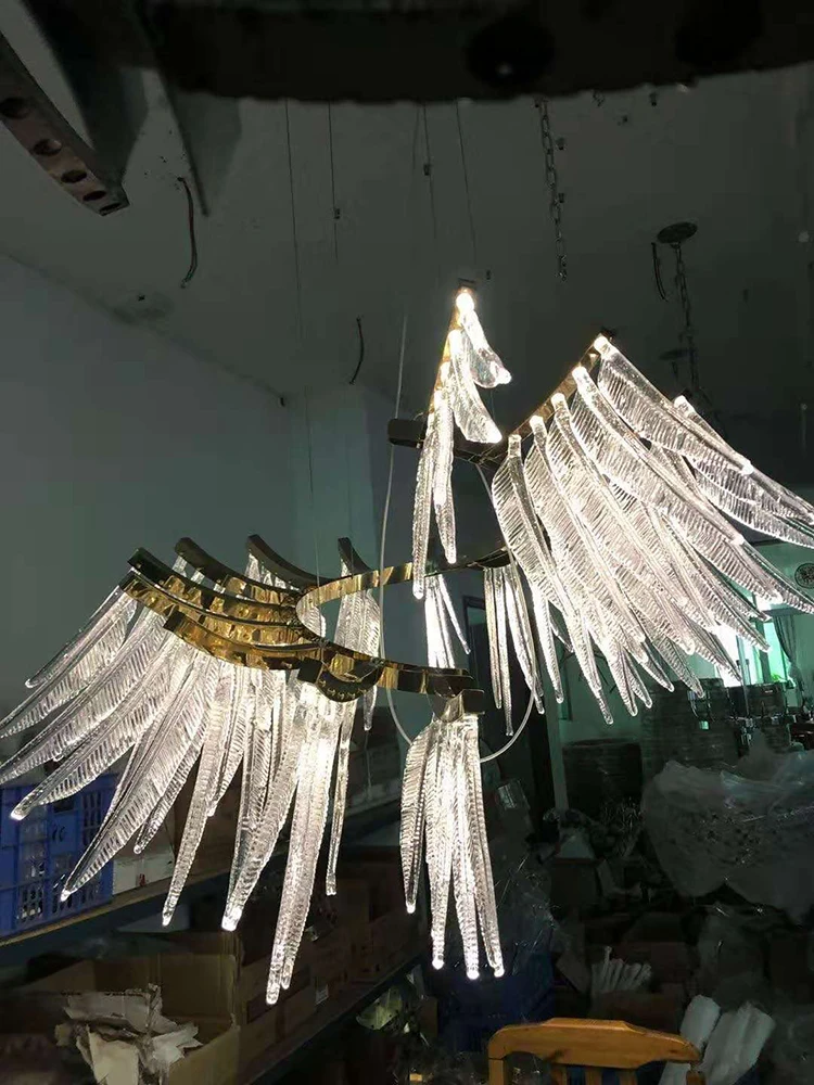 売る クリスタルエンジェル羽毛布団ガラスシャンデリアスパイラル形状ウィングリビングルーム階段モダンシンプルなダイニングルーム