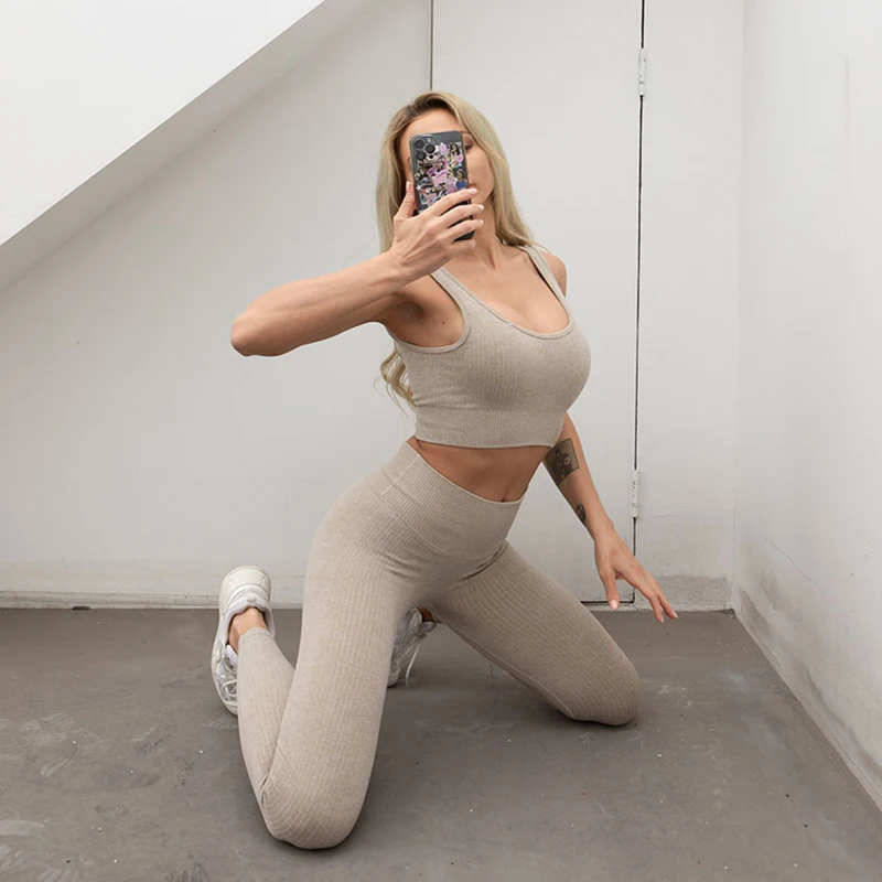 

Exercise Outfits for Women 2 Pieces Ribbed Seamless Yoga Outfits Sports Bra and Leggings Set Tracksuits Yoga Set For Fitness