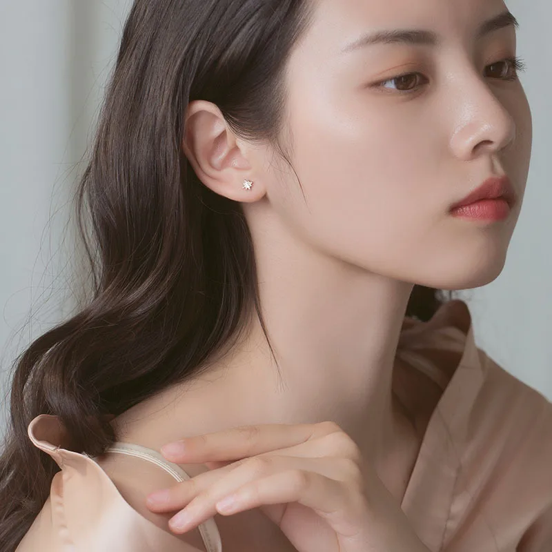 

S925 Sterling Silver Diamond-Studded Star Earrings Female Trendy Simple And Small Korean Personality Temperament Friendship Gift