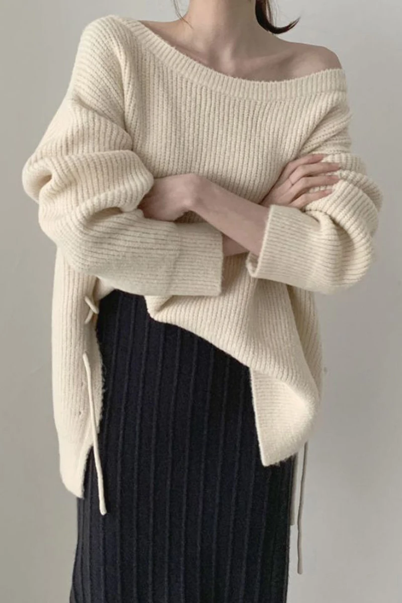 

ZOSOL chic Minimalist Laptop Long-sleeved Knit sweater with wide-sleeved side cross-band strap