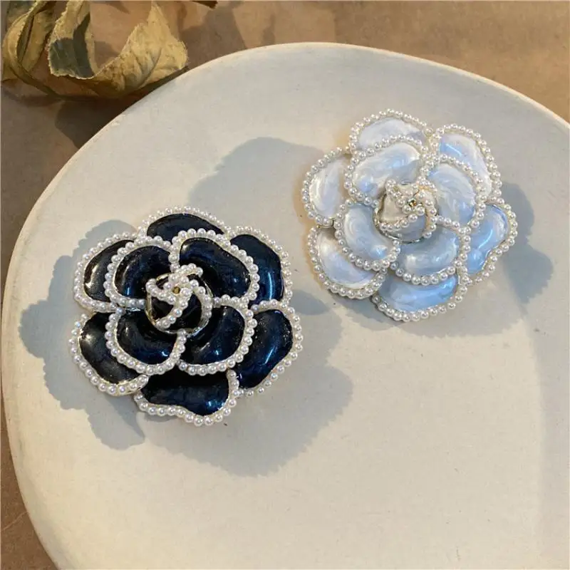 

Camellia Brooch High-End Vintage Palace Enamel Glaze Badge Pin Buckle Coat Suit Accessories Women Flower Brooch