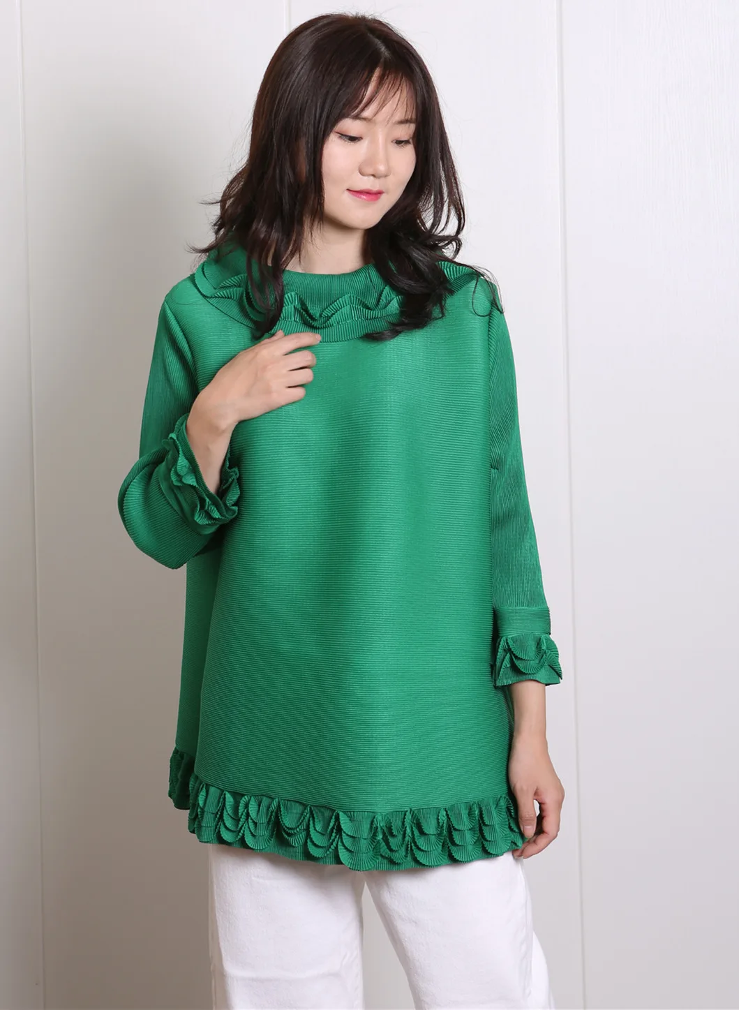 

Women's Pleated Long Sleeve T-shirt Casual Loose One Size Flower Lapel Tops