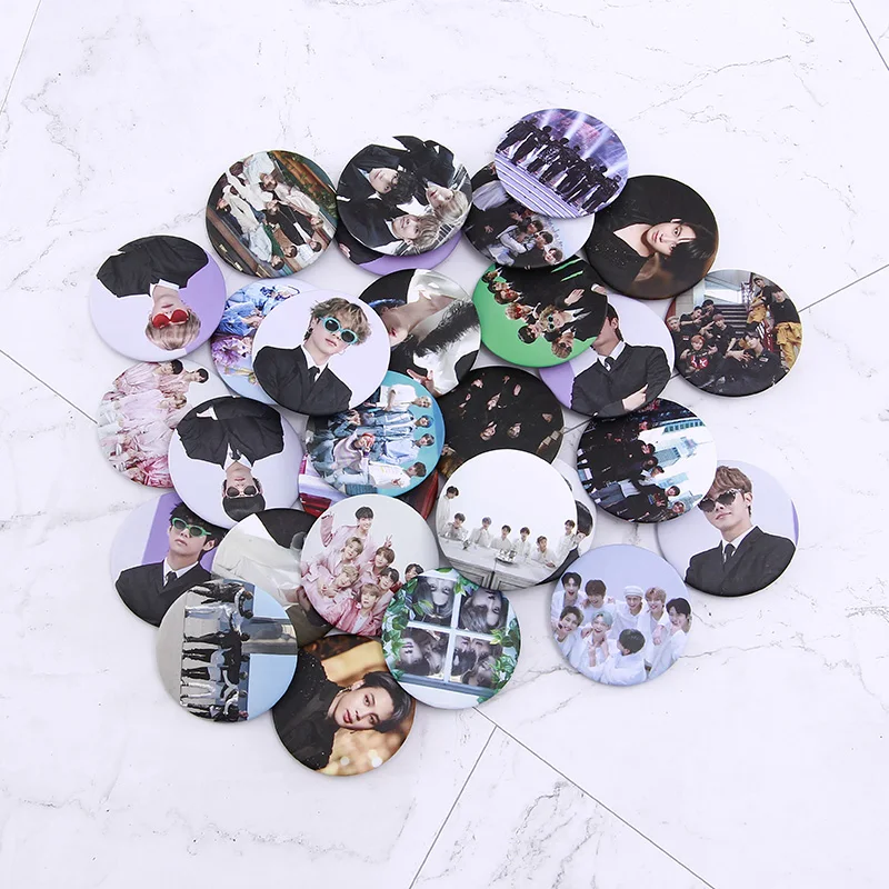 Broche de 5CM 1 piezas Kpop Bangtan Boys, nuevo álbum, Pin, insignia, accesorios para ropa, sombrero, mochila, decoración, alfileres personalizados