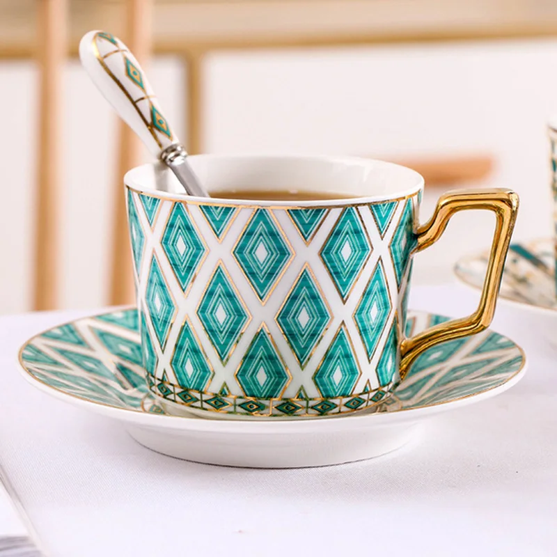 

Роскошная Марокканская кофейная чашка и блюдце в британском стиле с золотой ручкой керамическая чашка для капучино послеобеденного чая