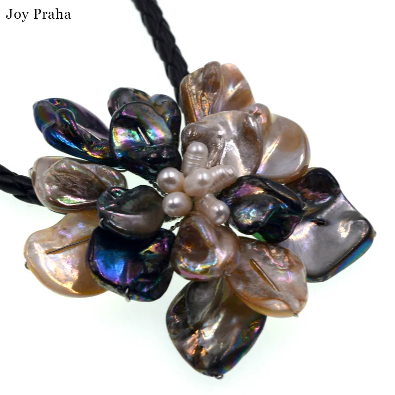 

Natural pearl black and white shell necklace / Hand-knitted clavicle chain / wholesale dropshipping