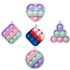 Милый выталкивает ее брелок простой улыбающегося мини брелок с кольцом для ключей брелок силиконовый ВДГ игрушка динозавр Медвежонок или Мышка для животных кулоном в форме ключа