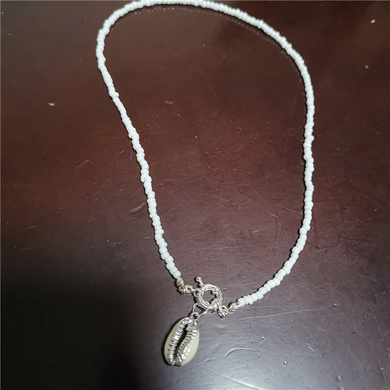 Fashion Colorful Bead Cowrie Shell Choker Necklace for Women Long Chain Pendant Necklace Gold Color Statement Collier Jewelry