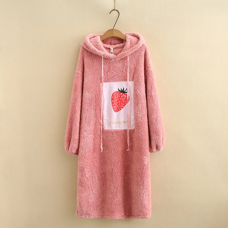 Розовый Blvyisla 4XL размера плюс с длинным рукавом флис розовый клубника пижамы Ночная рубашка для женщин Сладкий теплый с капюшоном ночная рубашка - Цвет: Розовый