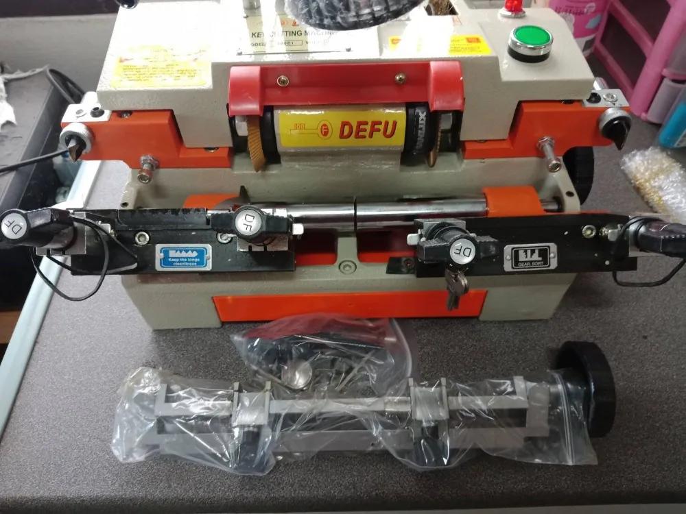 100E1 220V станок для изготовления ключей ключ множительного аппарата копирования