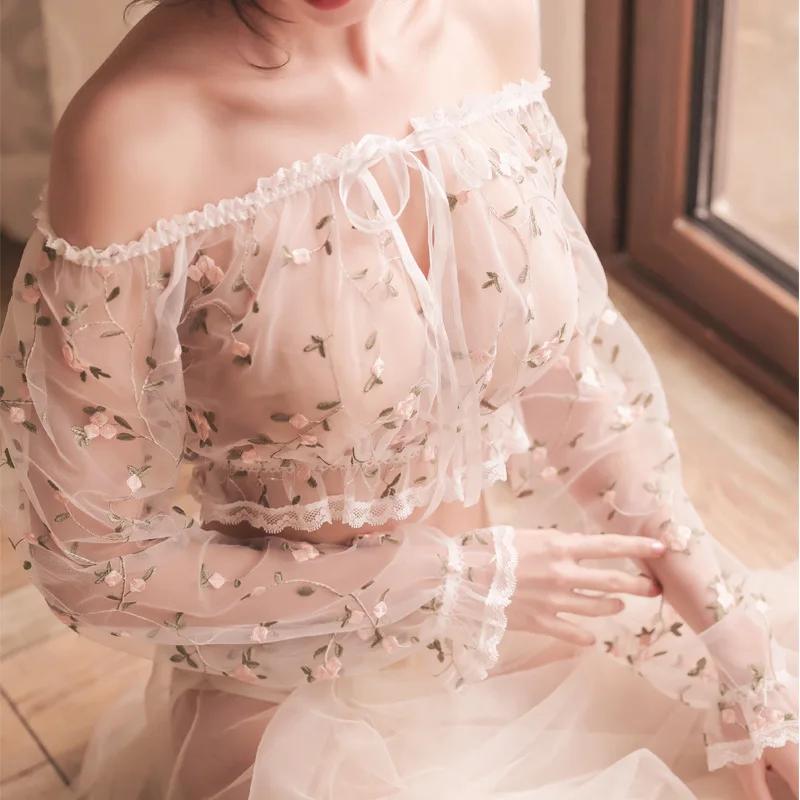 

Ultra-thin aesthetic perspective long-sleeved embroidered ultra-short pajamas tempting a word off-the-shoulder lingerie