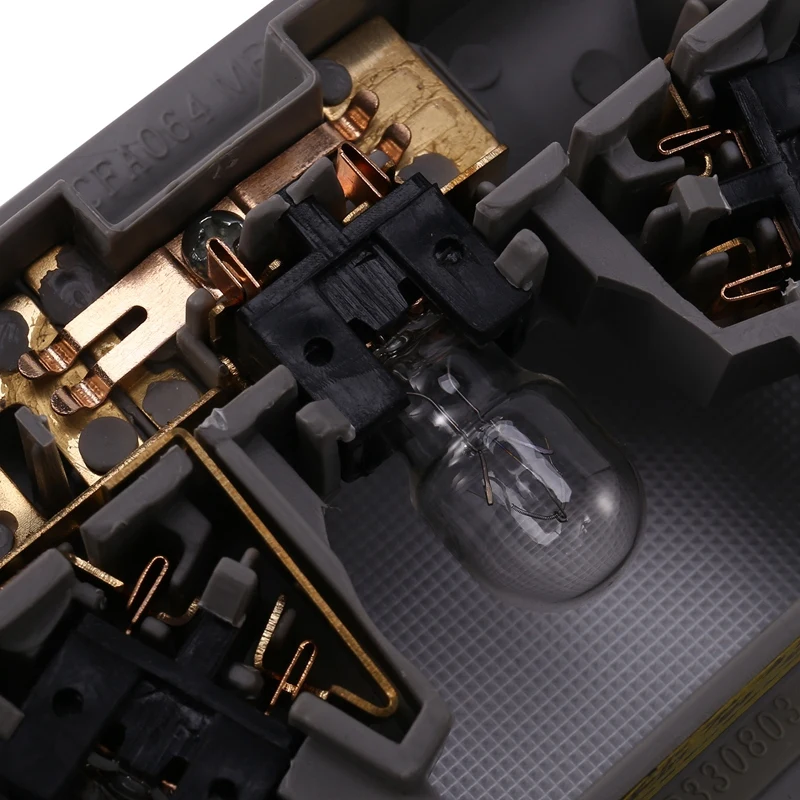 

3 Botton Dome Reading Light for Pajero Shogun Montero V73 V75 V77 MK3