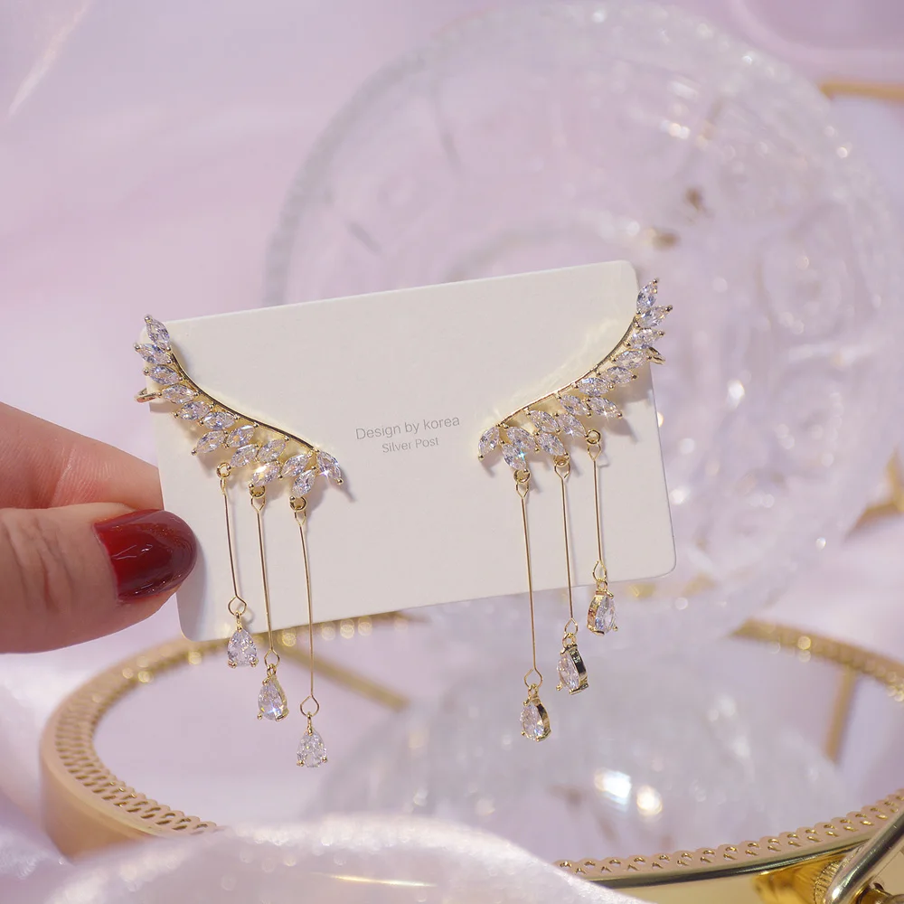 

2021 New Korean Shining Zircon Wing Tassel Water Drop Earring for Women Temperament Stud Earring Jewelry Gift