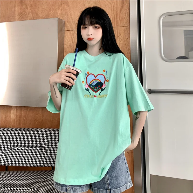 

2021 summer new loose short-sleeved T-shirt female niche design love fashion embroidery chic T-shirt