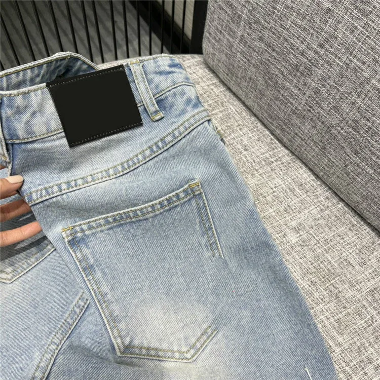 

Luxury Brand Cotton Jean Shorts Women 2021 Early Spring New Casual Cartoon Printed Pocket Wash Blue Zipper Straight Denim Shorts
