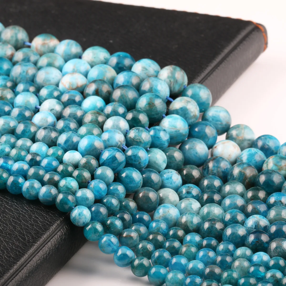 

Fahsion Natural Semi-precious Apatite Scattered Stone Beads Strand Blue Color Size 6MM8MM10MM DIY Jewelry For Necklace Bracelet