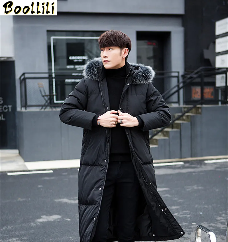 Мужской пуховик Boollili черный белый с капюшоном и воротником из лисьего меха