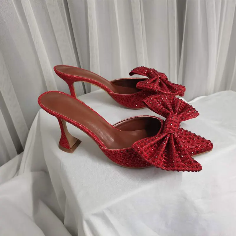 Женские босоножки с острым носком и стразами на высоком каблуке|Боссоножки