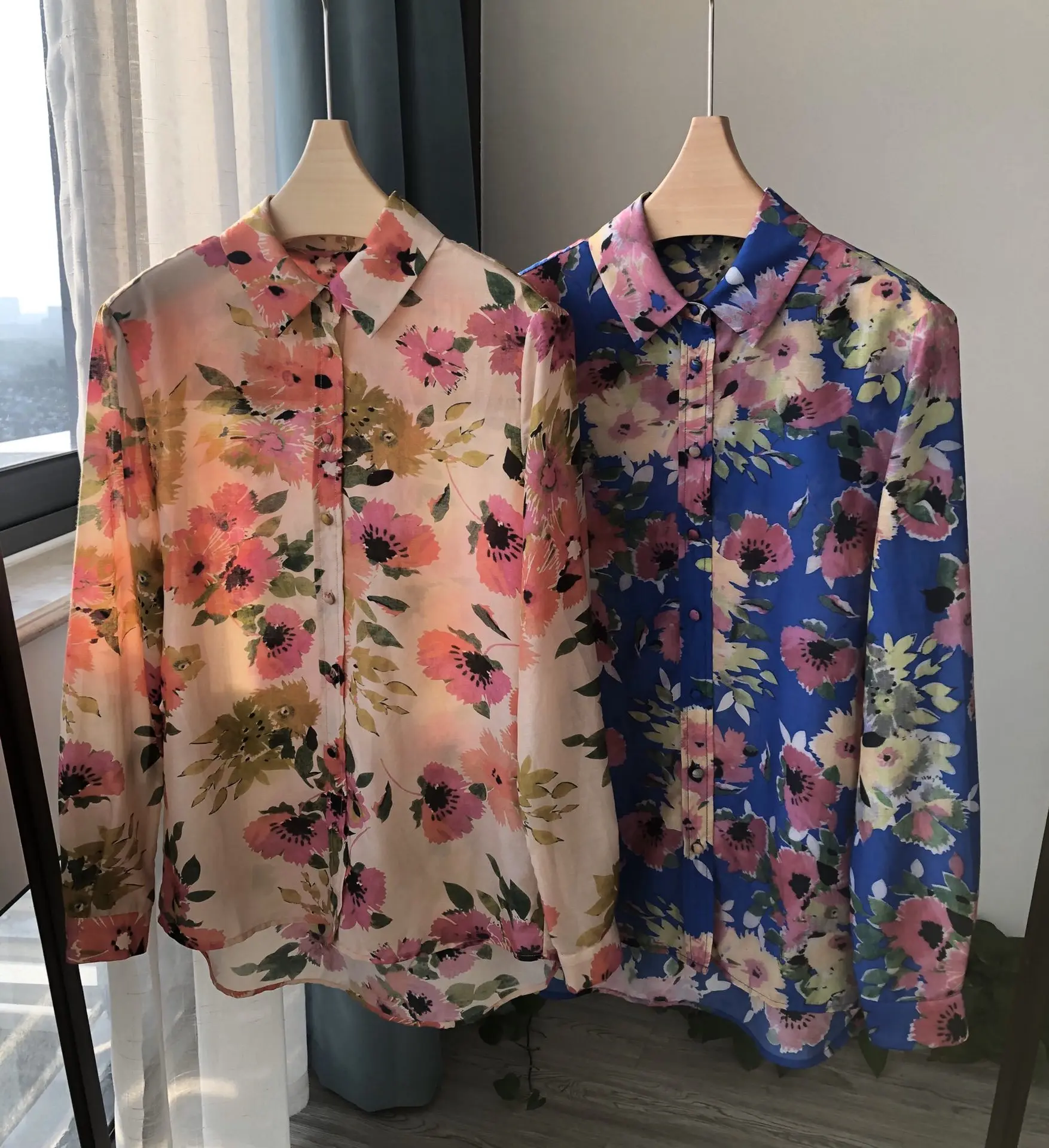 

Women Shirt Hibiscus Print Retro Rich Color Matching Small Pointed Collar Silk Cotton Long-sleeved Shirt