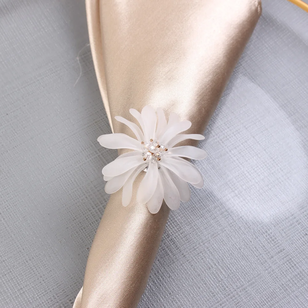 

100pcs/lot European pearl flower napkin ring acrylic frosted petals napkin buckle paper towel ring napkin ring