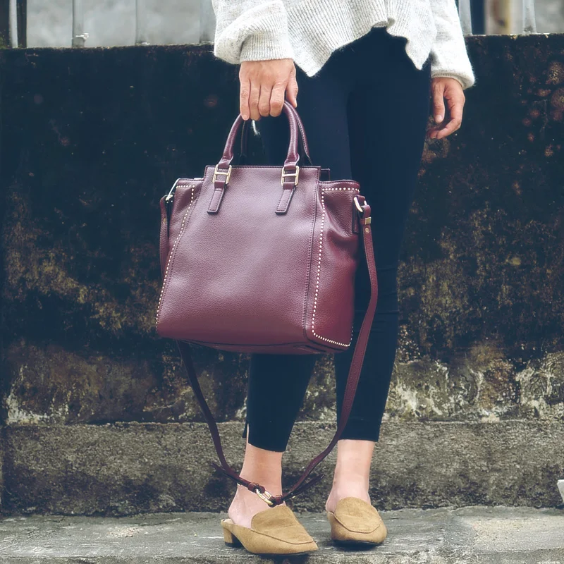 Женская сумка с заклепками из коровьей кожи | Багаж и сумки